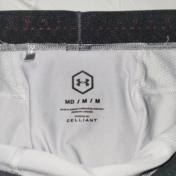 Under Armour Heat Gear 3/4 Leggings Size medium (26) - Picture 4 of 4